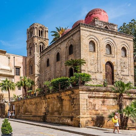 B&B Angolo83 Palermo Centro Luaran gambar