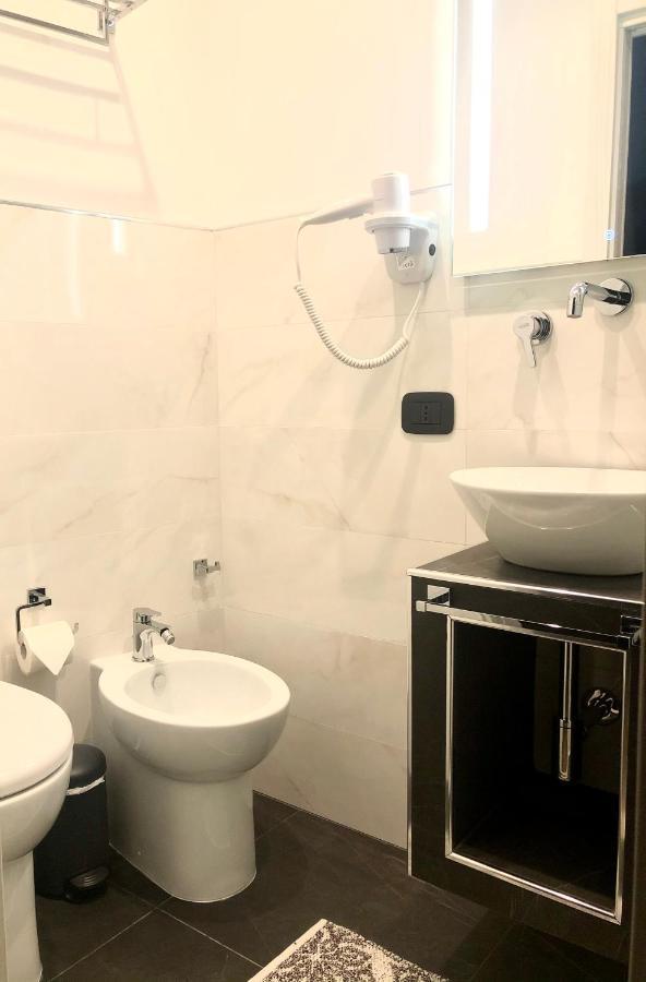 B&B Angolo83 Palermo Centro Luaran gambar