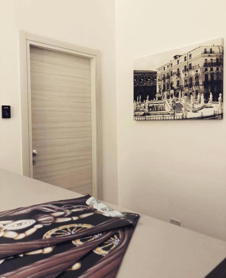 B&B Angolo83 Palermo Centro Luaran gambar